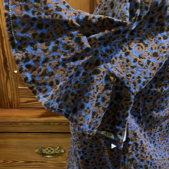 NWT FORCYNTHIA top blue animal print M - Picture 5 of 13